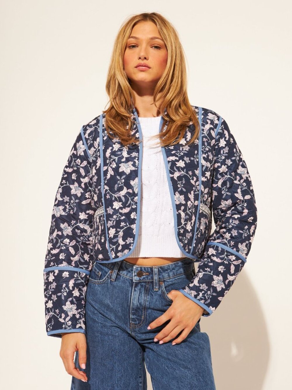 ☀️ Reversible Quilted Floral Iris Vines Barn Jacket Crop in Blue & White S NWOT